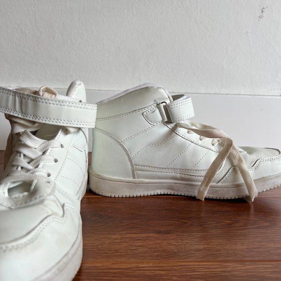 Lightly Worn Sneakers - Picture 2 of 5